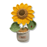 Gehäkelte Sonnenblume im Topf als langlebige Blumendekoration